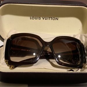 Louis Vuitton womens sunglasses brand new